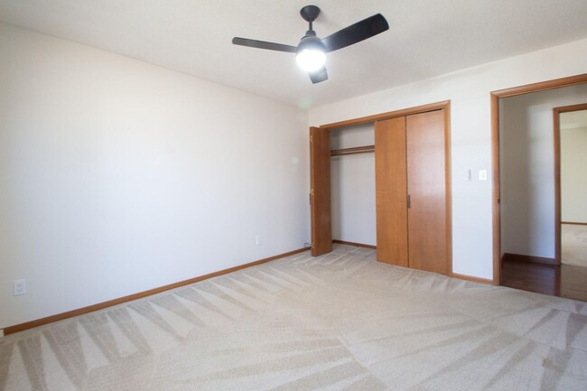 Building Photo - 4 Bed 3 Bath 2 Car Garage