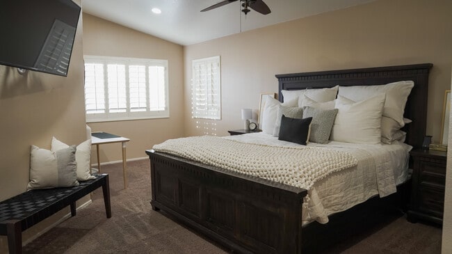 Building Photo - 3915 E Renee Dr