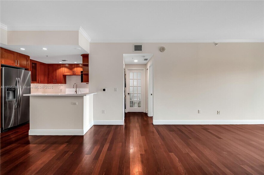 Building Photo - 20 Calabria Ave