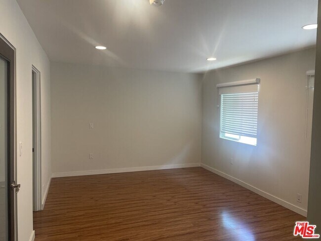 Building Photo - 1620 Malcolm Ave