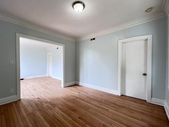 Building Photo - 8856 S Lowe Ave