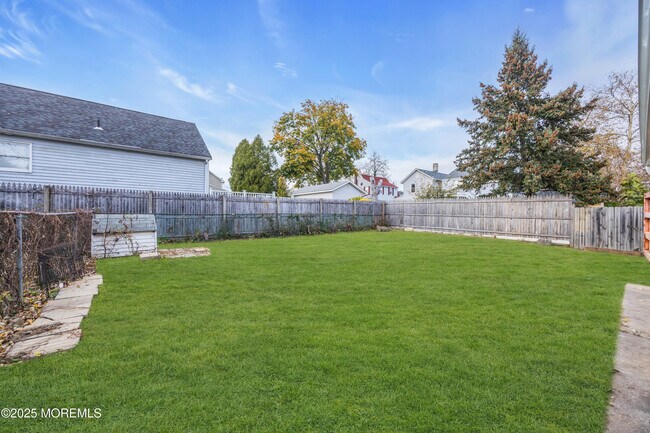 Building Photo - 6 Orchard St