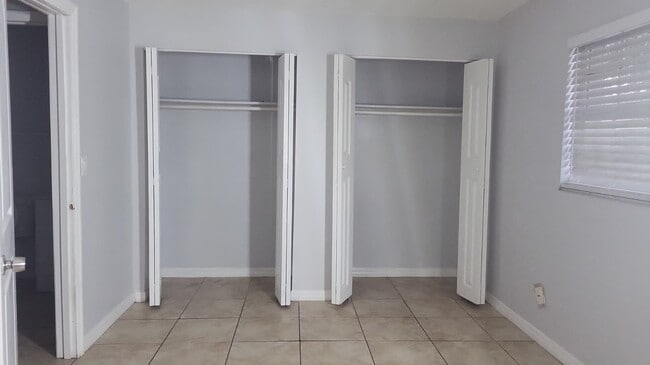 Building Photo - 1508 S Lee Ave