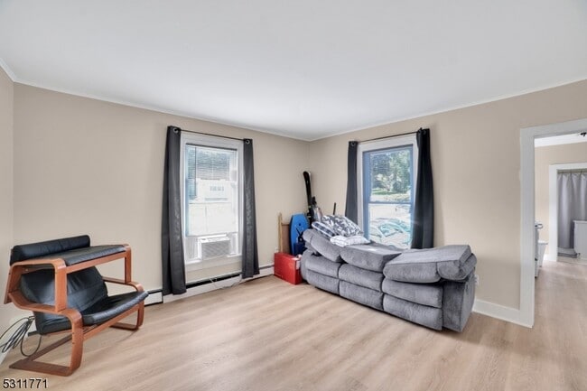 Building Photo - 27 Brighton Rd