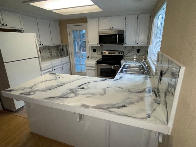 Building Photo - 3051 Ironwood Ct