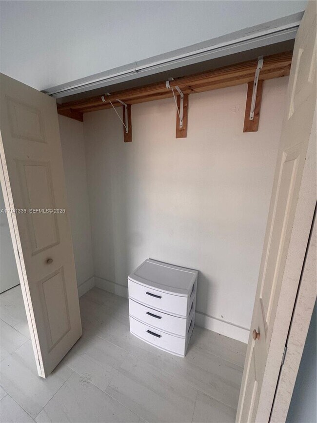 Building Photo - 13528 SW 9th Ln