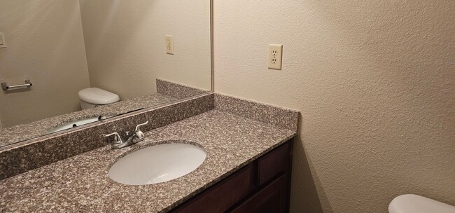 Building Photo - 5332 River Glen Dr