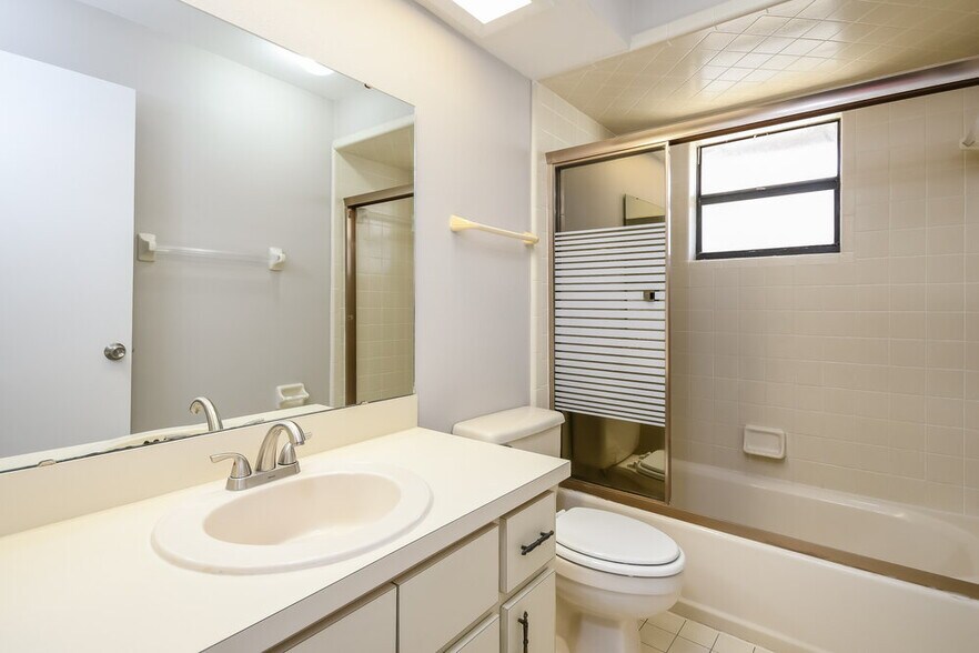 Building Photo - 104 Lake Daisy Terrace