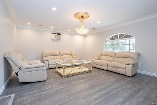 Building Photo - 18834 Devonshire St