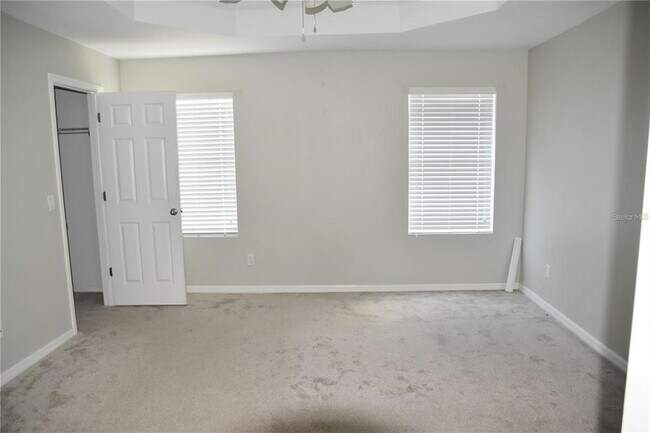 Building Photo - 711 Meadow Glade Dr