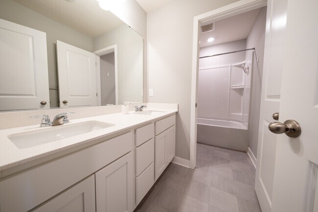 Building Photo - 17073 Dysart Pl