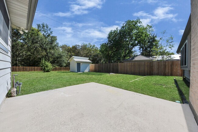 Building Photo - 23002 Grand Rapids Ln
