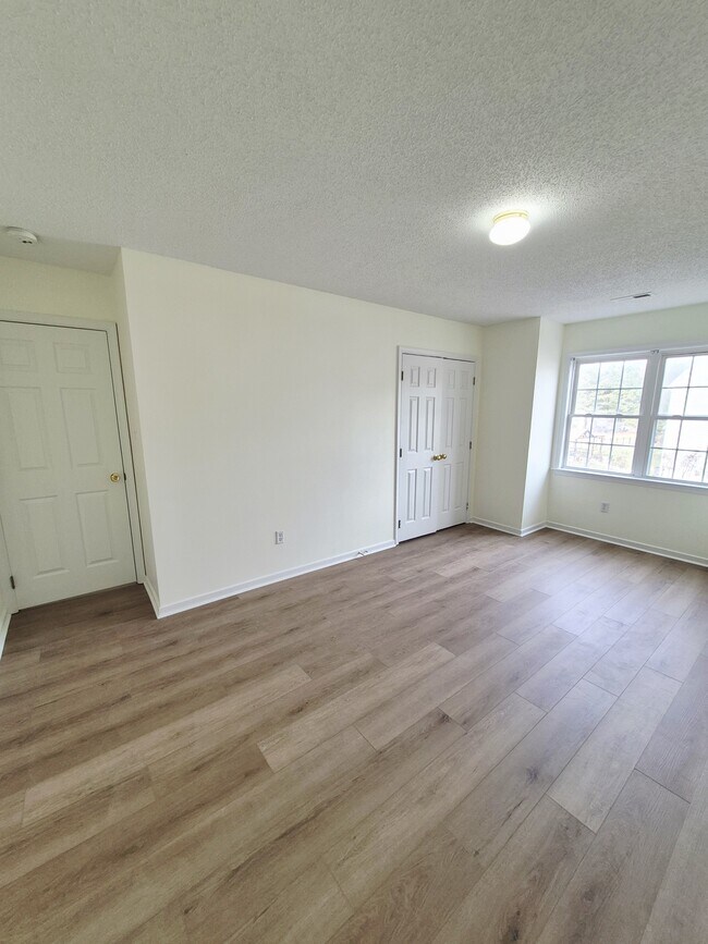 Building Photo - 7221 Oakmere Ct