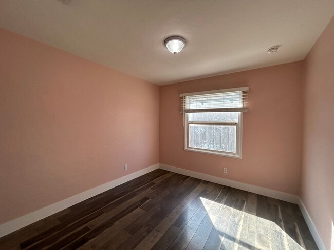 Building Photo - 508 El Vista Ave