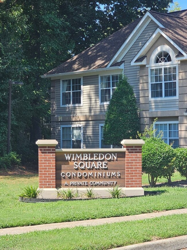 Building Photo - 315 Gainsborough Square