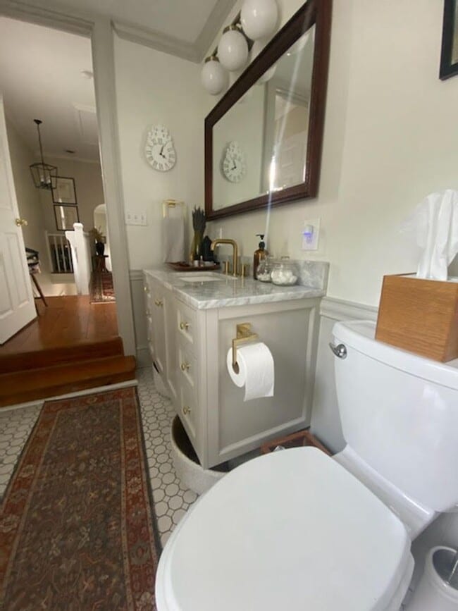 Building Photo - Beautiful historic 3BR/1.5BA Home in Downt...