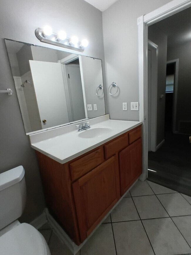 Building Photo - Wonderful Kitchen & New flooring! FIRST FU...