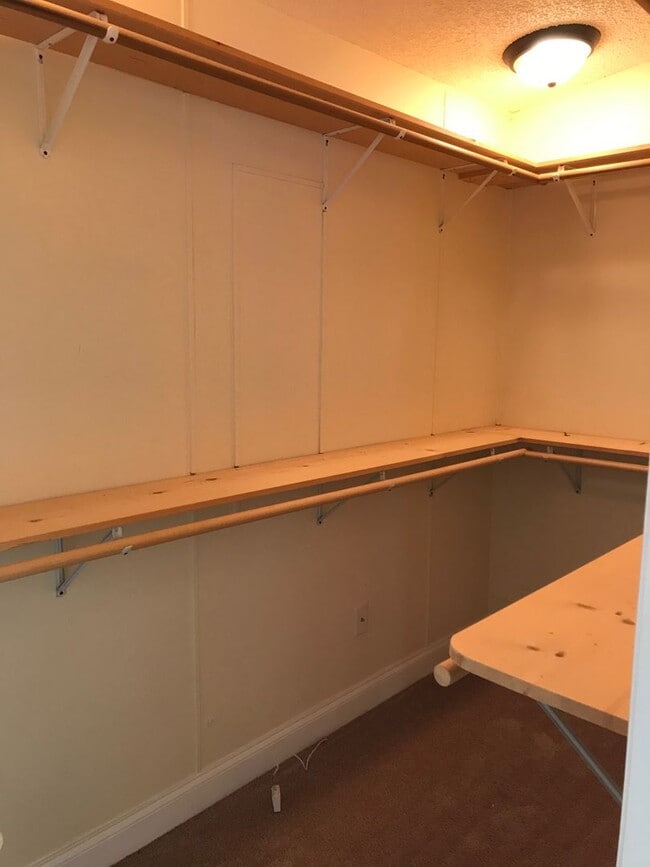 Building Photo - 2 bed 2 bath mobile home in country setting.