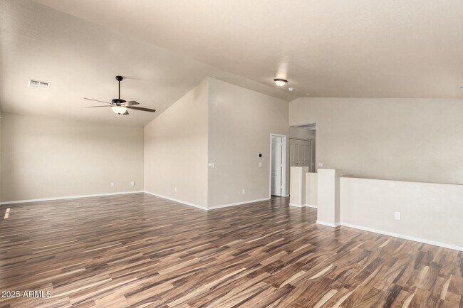Building Photo - 5722 S 240th Dr