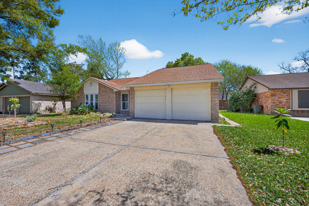 Building Photo - 18918 Droitwich Dr