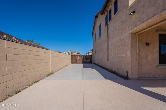 Building Photo - 12307 W Villa Hermosa