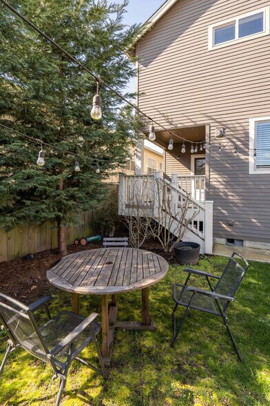 Building Photo - 4622 NE Garfield Ave.