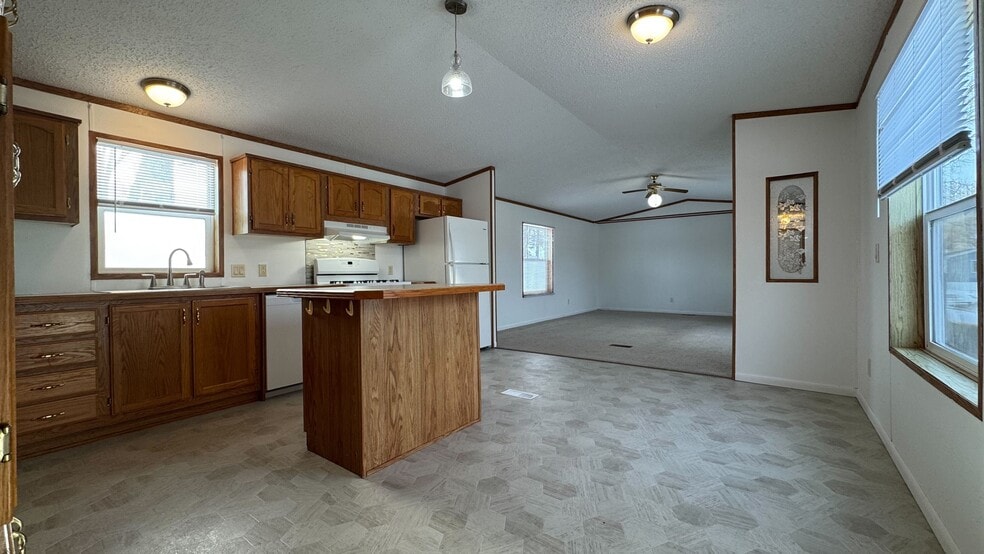 Building Photo - 2004 Falcon Terrace NW