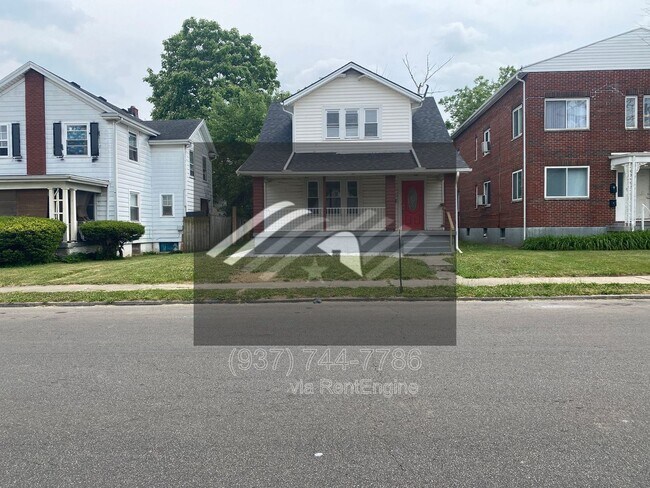 Building Photo - 1004 W Fairview Ave