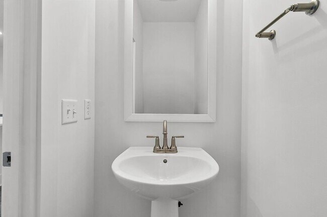 Building Photo - 110 Crimson St