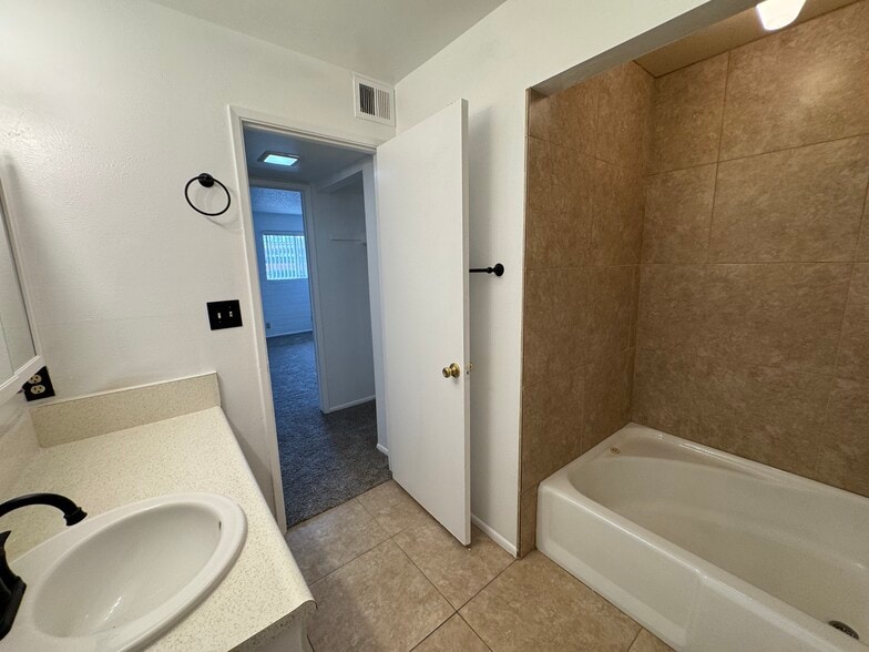 Building Photo - 4917 N 73rd St