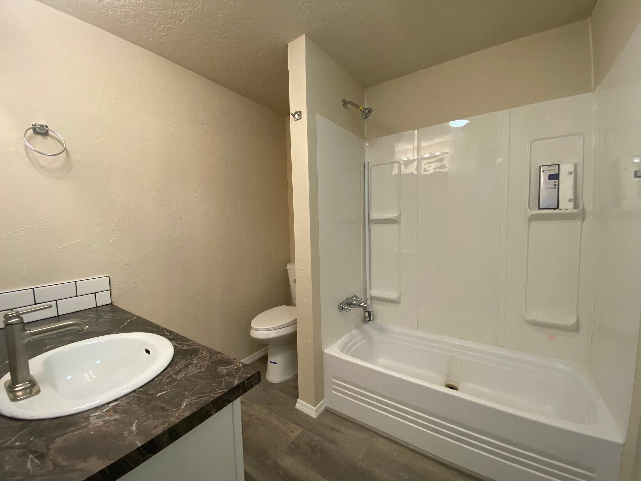 Building Photo - 2099 W Plymouth Cir