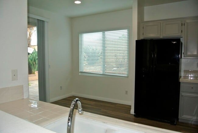 Building Photo - 4Bed/2.5Bath Home in the Brisbane complex~ Brisbane