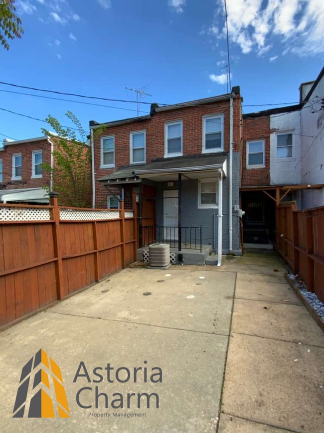 Building Photo - 3 Bed with Finished Basement, Skylight Bath, and Private Yard