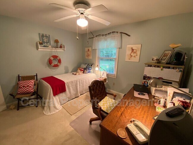 Building Photo - 4724 Coach Hill Dr