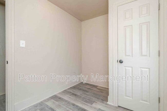 Building Photo - 1111 SW 13th Ave