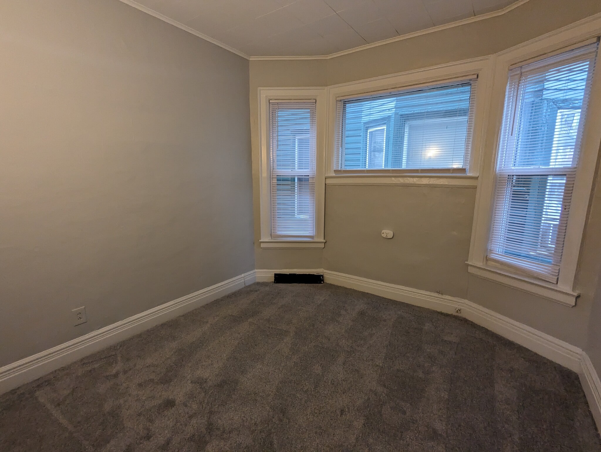 Building Photo - 576 Potomac Ave