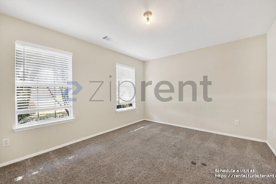 Building Photo - 9100 Warren Dr