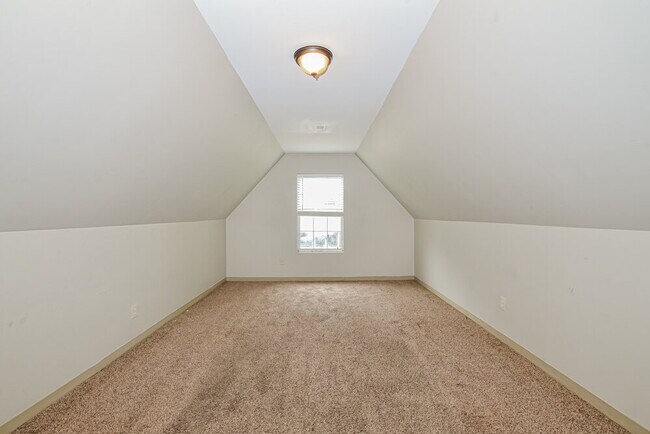 Building Photo - 1813 Cherry Creek Dr