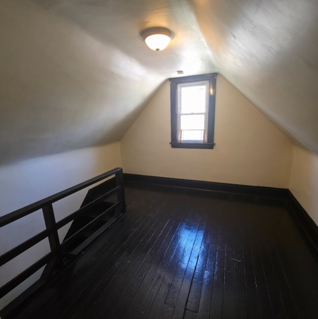 Building Photo - 14409 Elm St