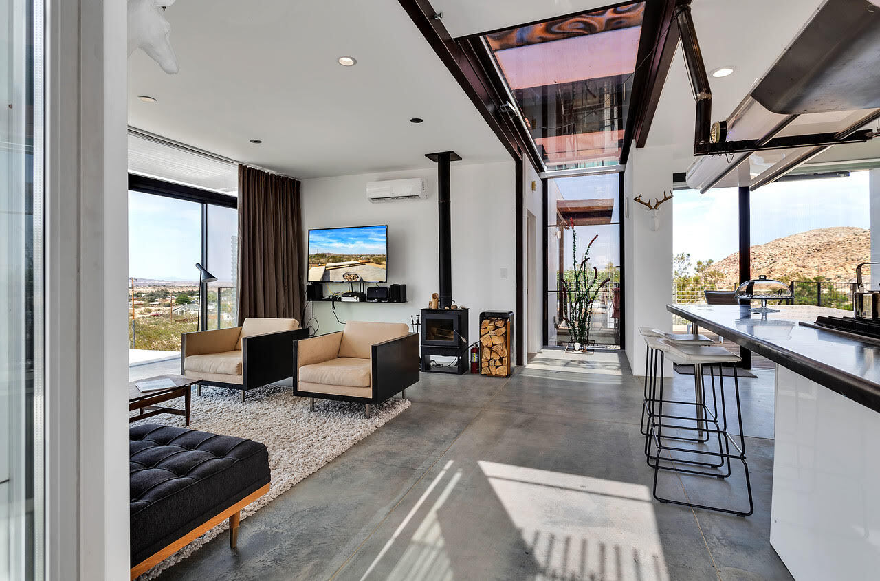 Building Photo - 6957 Alturas Dr