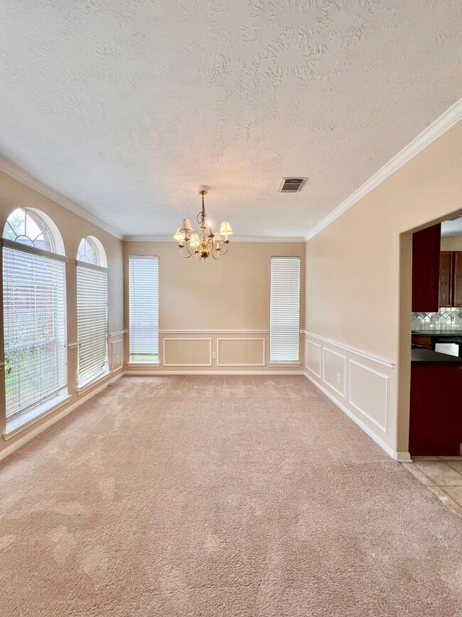 Building Photo - 16735 Village View Trail