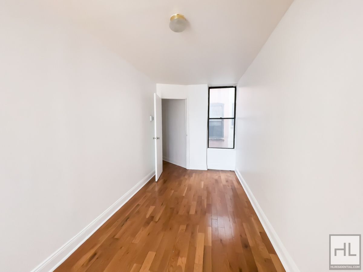 Building Photo - Classic Bushwick Floor-through 2-Bed 1-Bed / Maria Hernandez Park