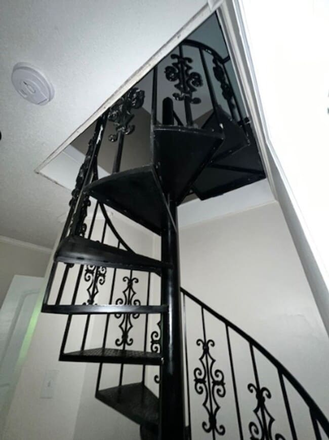 Building Photo - Luxury Ranch Living: Pool, Privacy & Premium Space