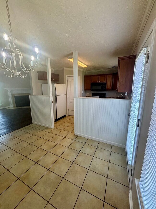 Building Photo - 3 Bedroom 2 bath  Medina Area