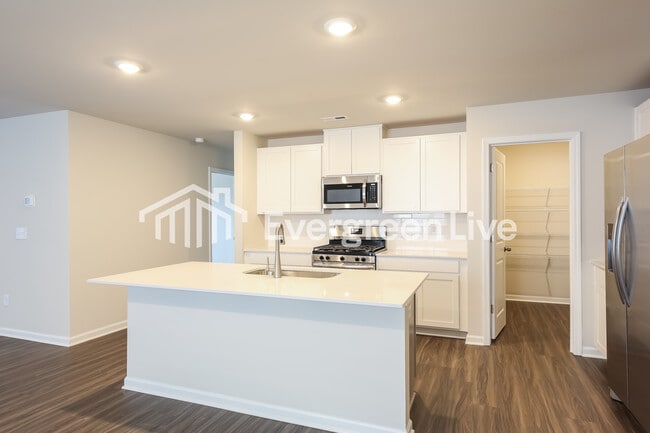 Building Photo - now