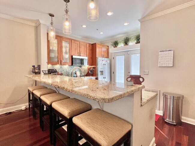 Building Photo - SUMMER SPECIAL - $500 off first month's rent!!