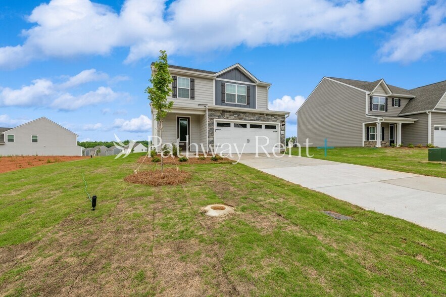 Building Photo - 112 Kennford Trl