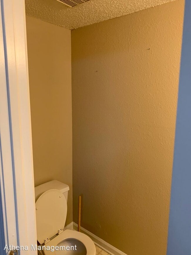 Building Photo - 2 br, 2.5 bath House - 125 Dennis Drive Un...