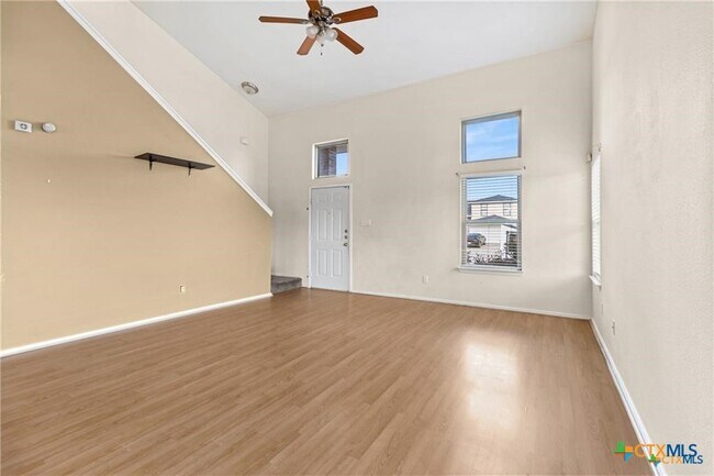 Building Photo - 1112 Katelyn Cir