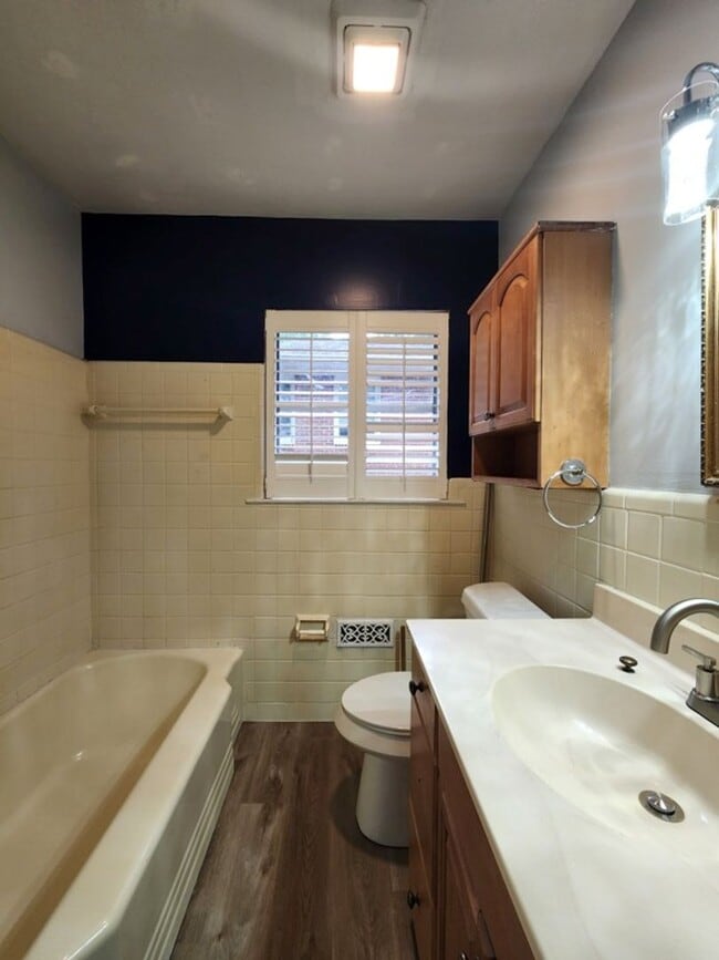 Building Photo - 2 Bedroom 2.5 Bath Home MINS FROM LENOX SQUARE MALL!